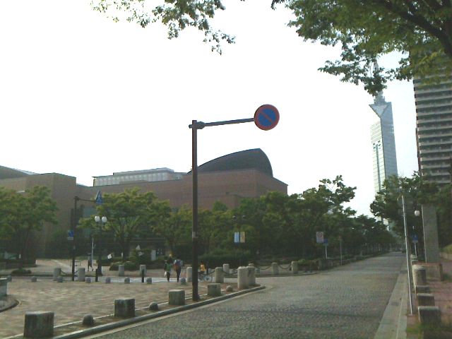 福岡市総合図書館