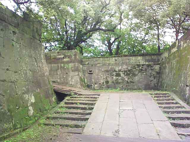 鶴丸城跡